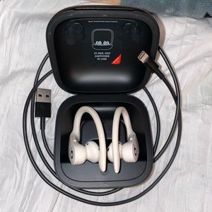 Powerbeats Pro | Beats By Dr. Dre | Ivory